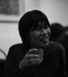 織 学 氏